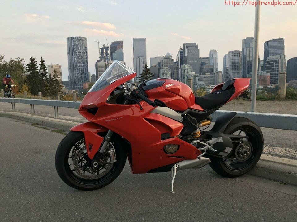 Wanted: 2018 Ducati Panigale V4 REDUCED