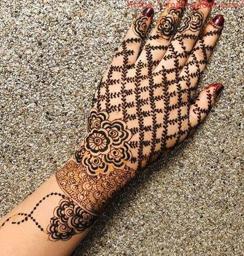 Criss Cross Mehndi Designs